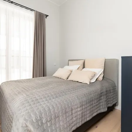 Dashaus 2 Bedroom *